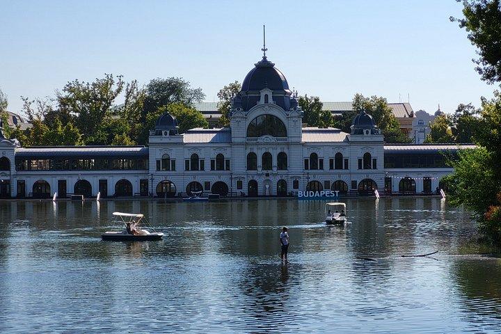 Private Family Friendly Walking Tour in Budapest