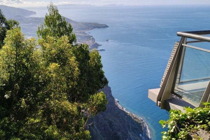 Private vandfald og Fanal Forest Tour
