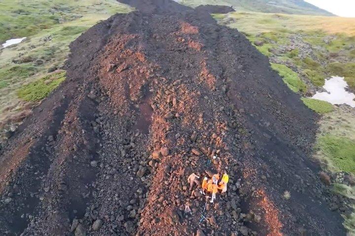 エトナ山ジープオフロードツアー：溶岩流、エトナワイン、標高6,561フィートでのランチ