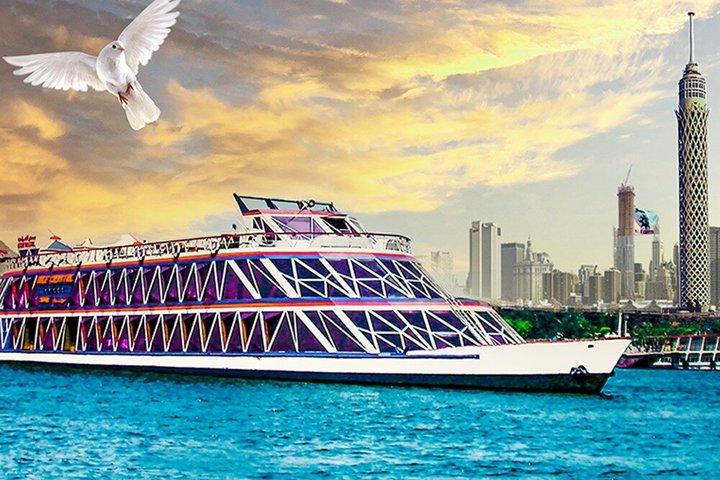 Nile Dinner Cruise com Tanoura Show no Cairo