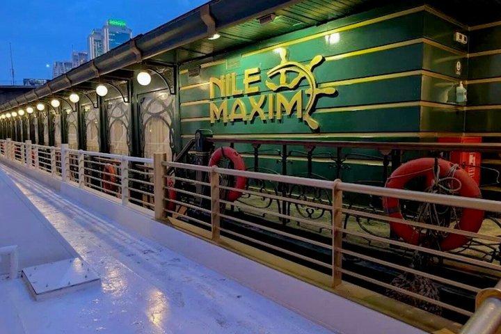 Nile Dinner Cruise com Tanoura Show no Cairo