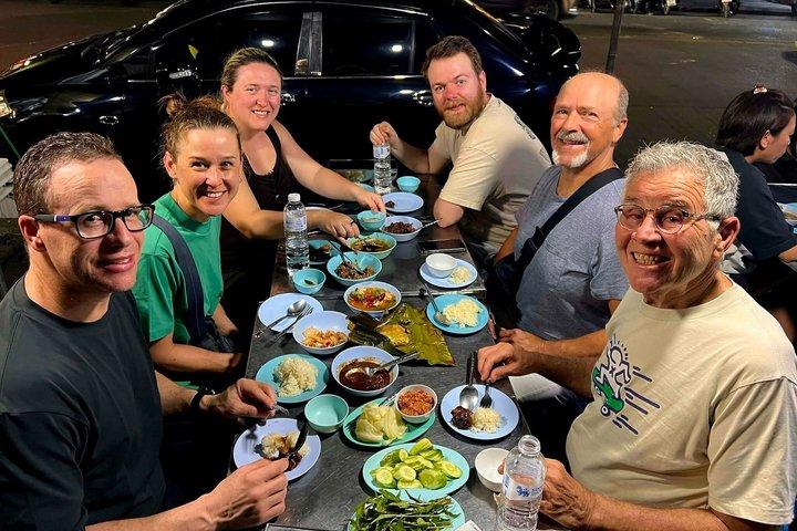 Chiang Mai Small-Group Night Market Food Tour med rød lastbil