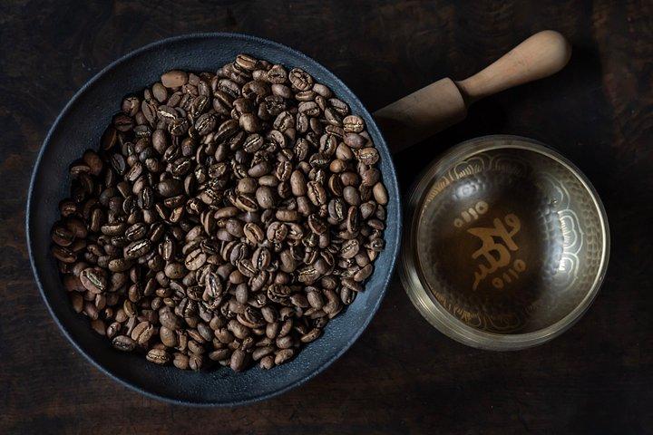 朝の京都の町家で過ごす、坐禅とスペシャルティコーヒーのひととき。
