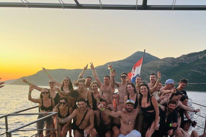 Dubrovnik Sunset Boat Party med grottbad och klubbinträde med DJ