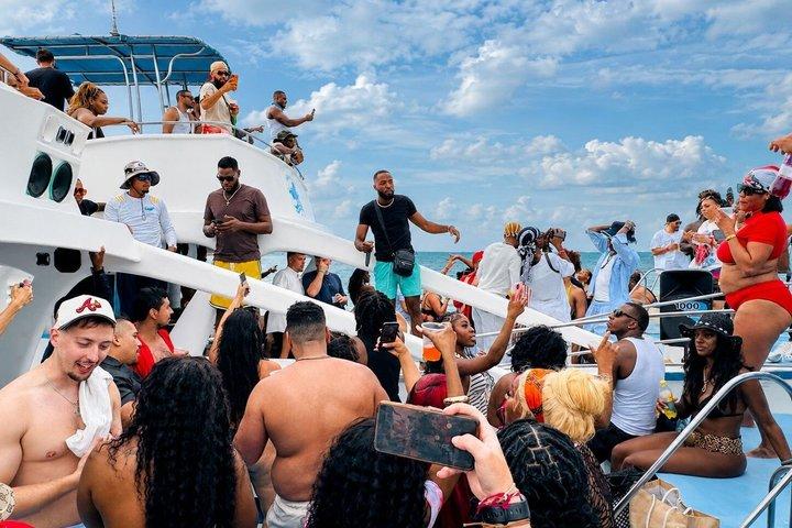 Punta Cana Hip Hop Lifestyle Party Boat avec Open Bar et Live DJ