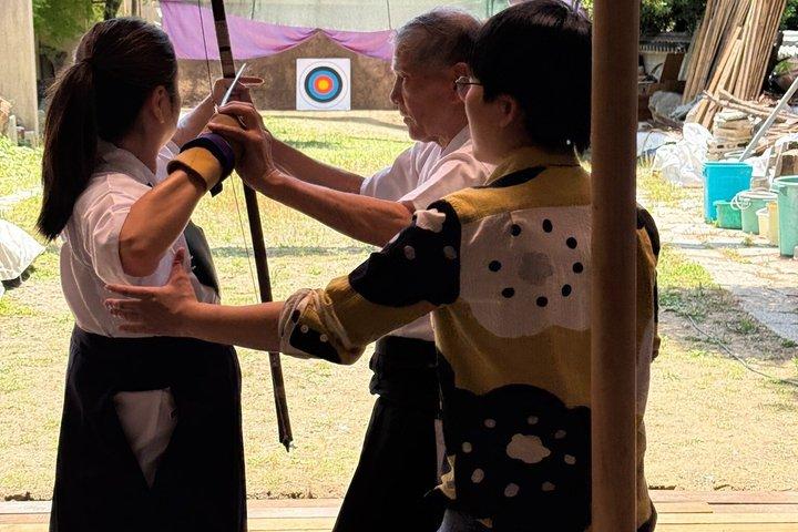 京都国宝寺院の拝観と弓道体験