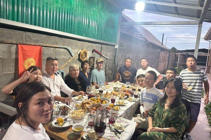 Kirghiz Family Dinner: Conheça, coma e converse