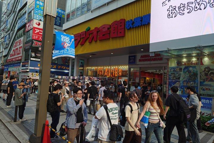 TCGエキスパートと行く秋葉原プライベートポケモンカードツアー