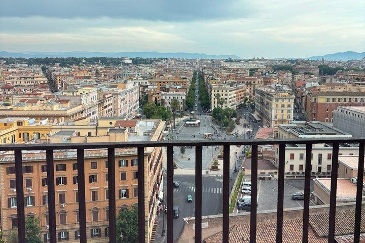 Vatican Museums Express Tour with Sistine Chapel and Wine Tasting
