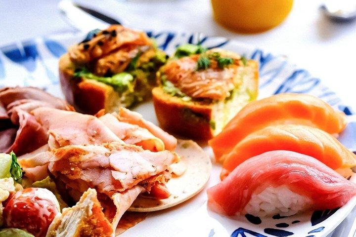 セーヌ川での食べ放題ブランチクルーズ