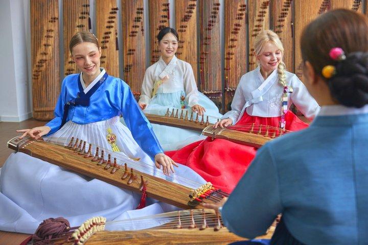 Esperienza Gayageum in Corea autentica a Hanbok - Bukchon Seoul