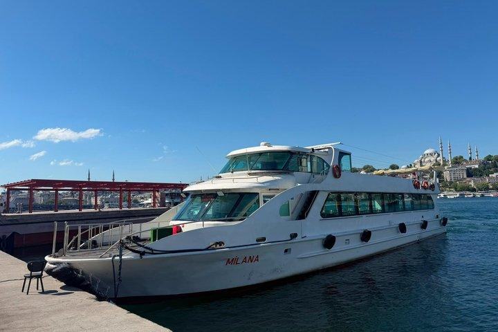 イスタンブール諸島水泳ツアー（ランチとボートクルーズ付き）