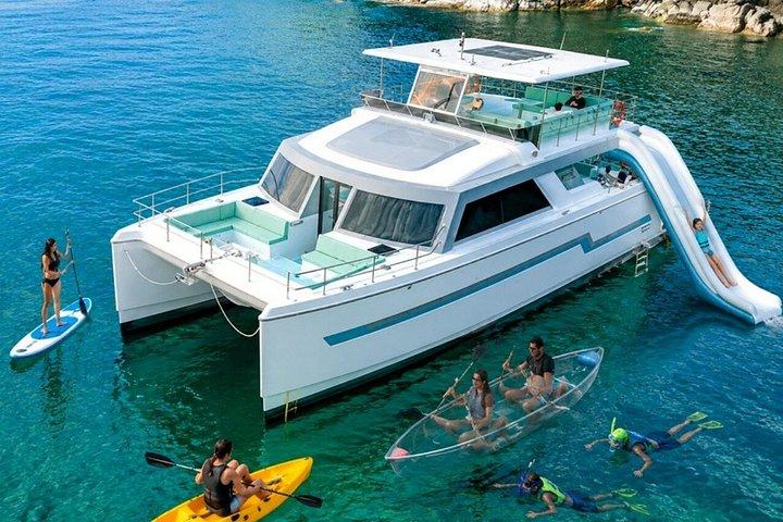Phi Phi Maya e Maithon di Indigo Luxury Catamaran a Phuket