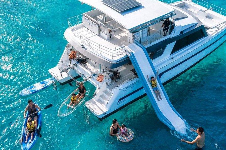 Phi Phi Maya e Maithon di Indigo Luxury Catamaran a Phuket