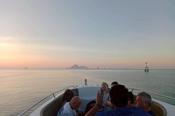 Early Bird Trip Phi Phi + Aussichtspunkt–Premium Speedboat ab Krabi