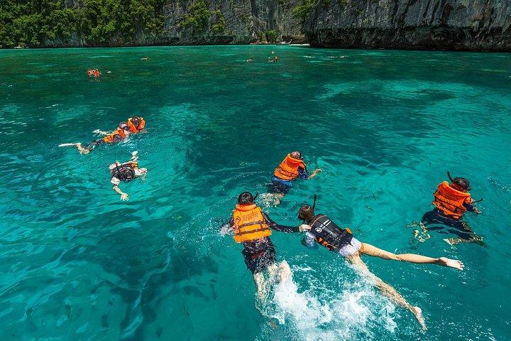 Vroegboektocht Phi Phi + uitzichtpunt – Premium Speedboot vanuit Krabi