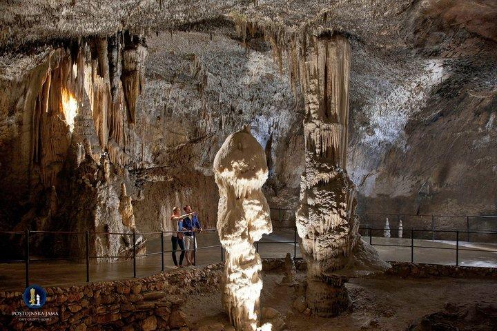 Visite de la grotte de Postojna, du château de Predjama et de Piran au départ de Ljubljana