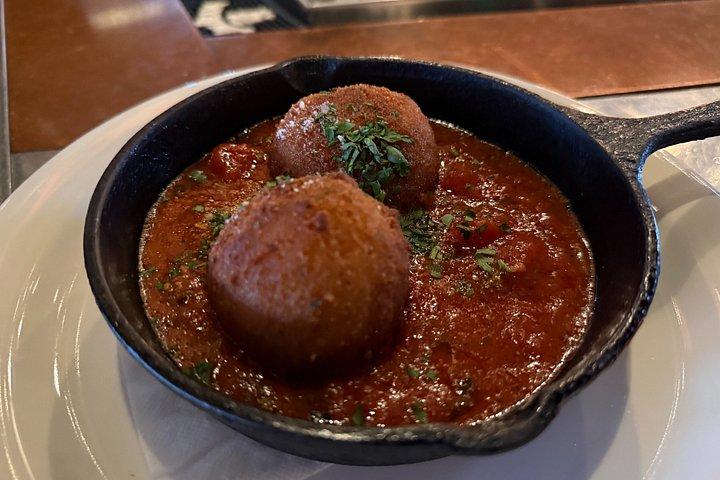 ボルティモア：フェルズポイント＆リトルイタリーフードツアー（7つの味付き）