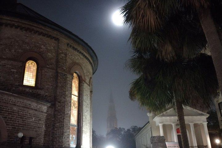 Charleston Dark History & Ghost Tour met Adam