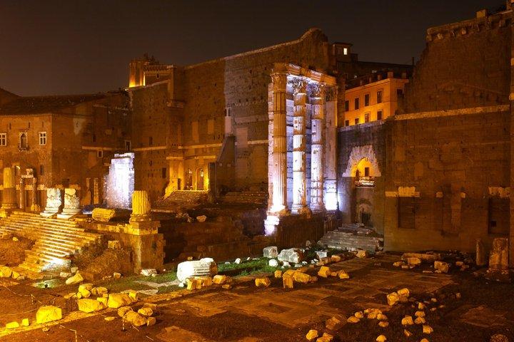 Tour nocturno a pie por el Panteón de la Fontana de Roma Trevi y más