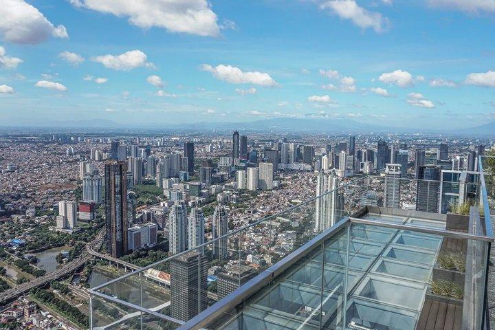 タムリンナイン展望台ジャカルタパノラマビューで上へ