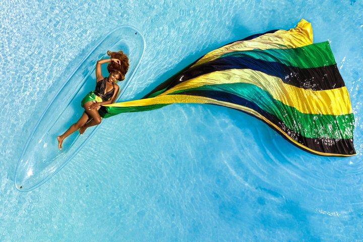 Vliegende Jurk Clear Kayak Fotoshoot in Montego Bay