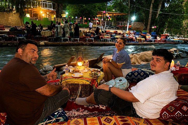 オウリカバレーの夕日伝統的なベルベルディナー体験