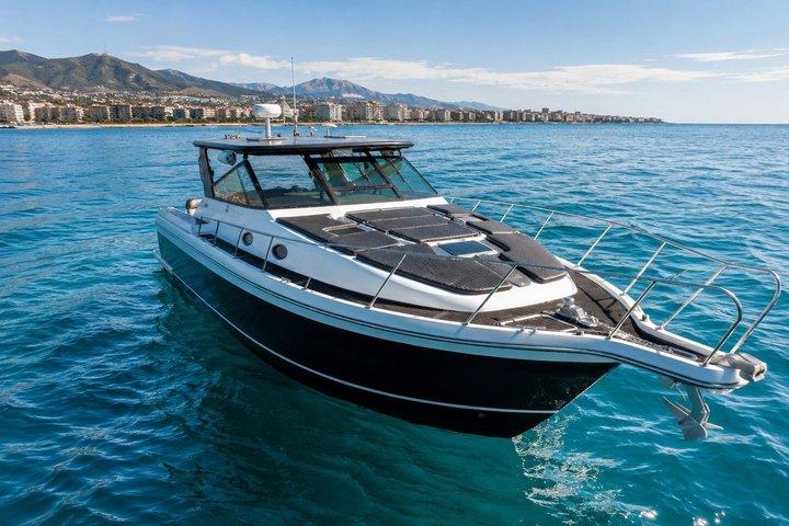 Fuengirola: Privater Luxusyachtausflug inklusive Getränken