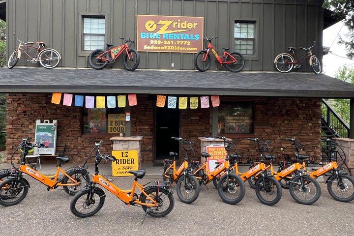 c more.セルフガイドチャペル、大聖堂、ベルへのセドナのEバイクツアー