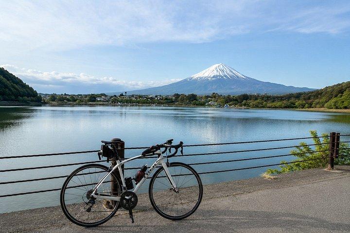 レイクビューのプレミアム小グループ富士山日帰りツアー
