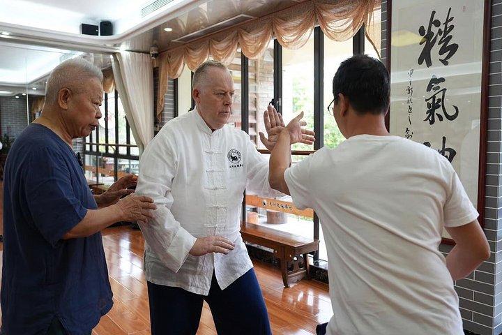 上海半日本格カンフーとTCMまたはマッサージ