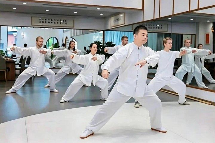 上海半日本格カンフーとTCMまたはマッサージ