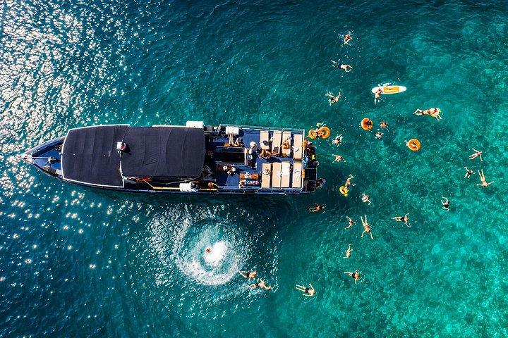 Blaue Lagune & 3 Inseln Kreuzfahrt mit Mittagessen, Wein & Schwimmen ab Split