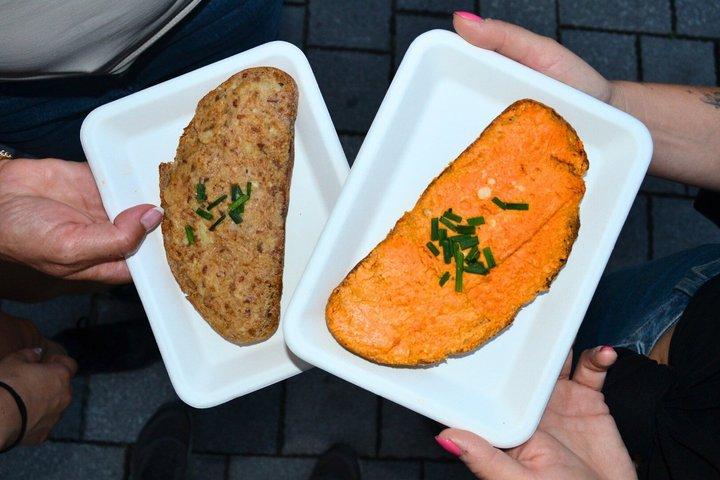 旧市街の歴史を巡るブラチスラヴァ・ブランチ・フードツアー