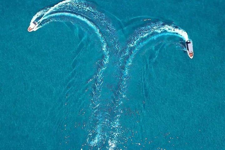 Passeio de bote com aperitivo e paradas em Tropea e Capo Vaticano.