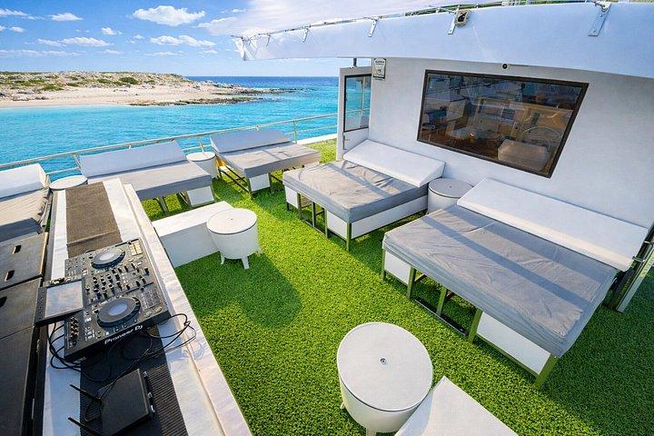 Formentera Catamaran Trip with Breakfast Lunch Dinner And Sunset
