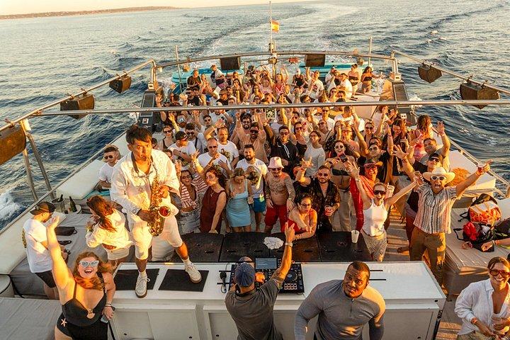 Formentera Catamaran Trip with Breakfast Lunch Dinner And Sunset