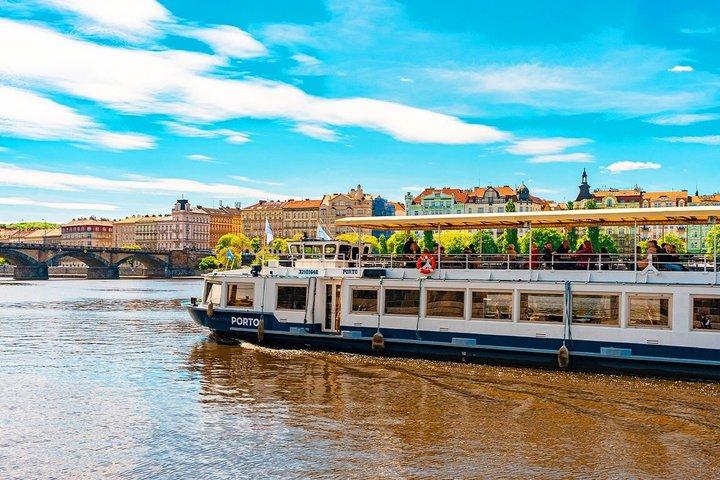 Pragborgen, Vltavakryssning & 3 - Dagstransport Combo