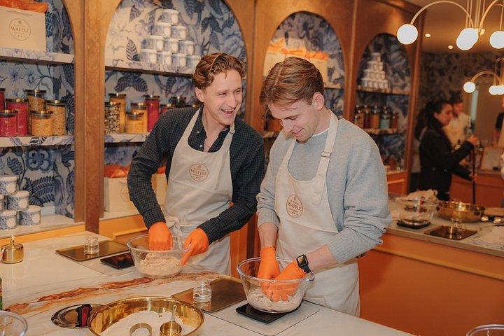 アムステルダム オランダ語ストロープワーフェルを作るワークショップ