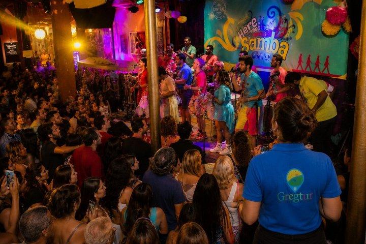 リオ バイ ナイト プライベート ツアー : 音楽、ダンス、ドリンク、地元の文化を体験