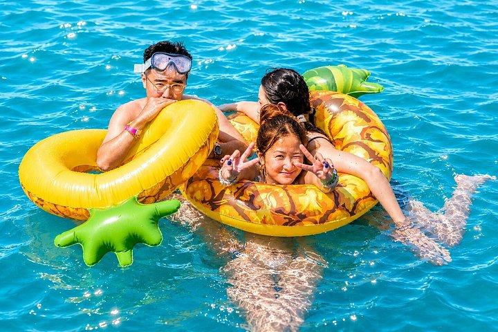 Blaue Lagune & 3 Inseln Kreuzfahrt mit Mittagessen, Wein & Schwimmen ab Split