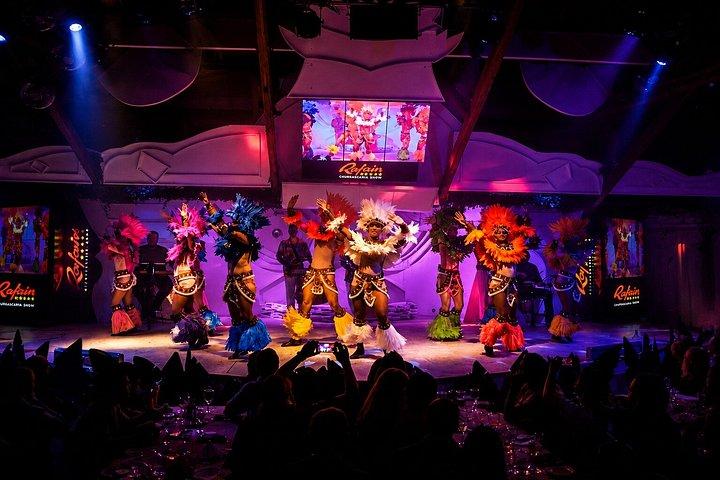イグアス：ディナーと送迎付きラテンアメリカショー