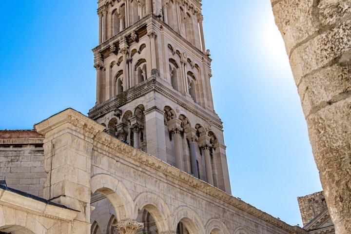 Excursão a pé em pequenos grupos com um mestre de história