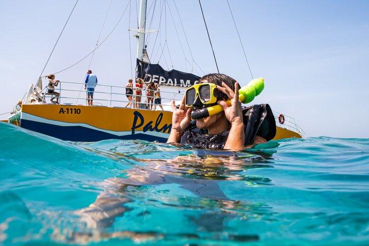 Aruba Morning Snorkel Sail a bordo do Palm Pleasure Catamaran