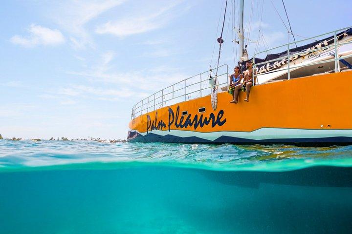 Aruba Morning Snorkel Sail a bordo do Palm Pleasure Catamaran