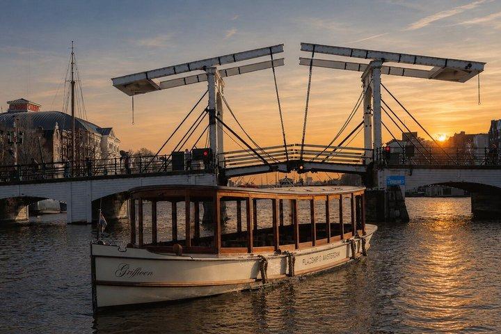 Crociera serale sul canale di Amsterdam con Guida Live e Bar
