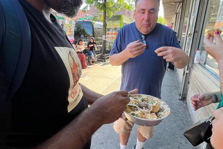 Jackson Heights Walking Tour : Street Eats with a Queens ローカル
