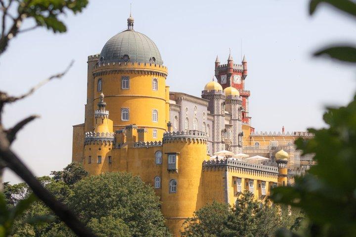 Lisbonne : Excursion privée d'une journée à Sintra et Cascais avec billet Pena Palace