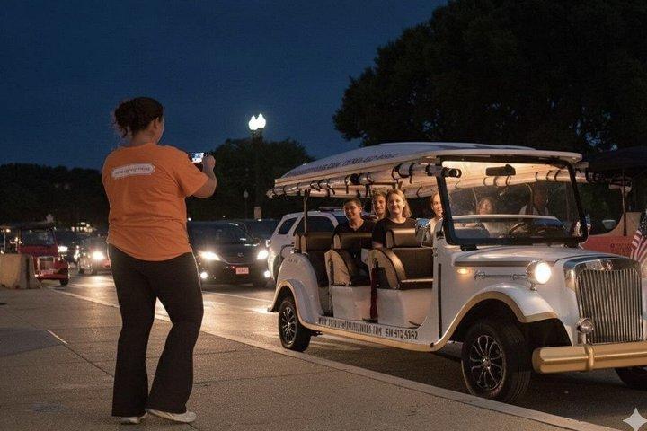 Washington DC Monuments at Night Guided E-Trolley Tour with Stops