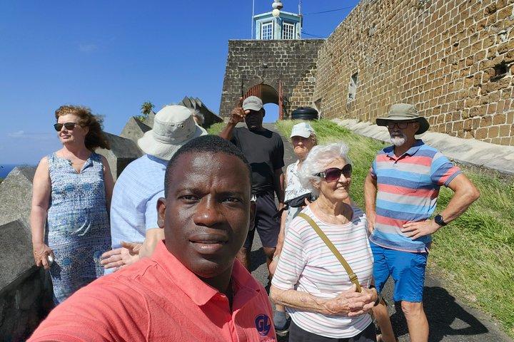 Tour Fort Charlotte, Piraten der Karibik und Wallilabou